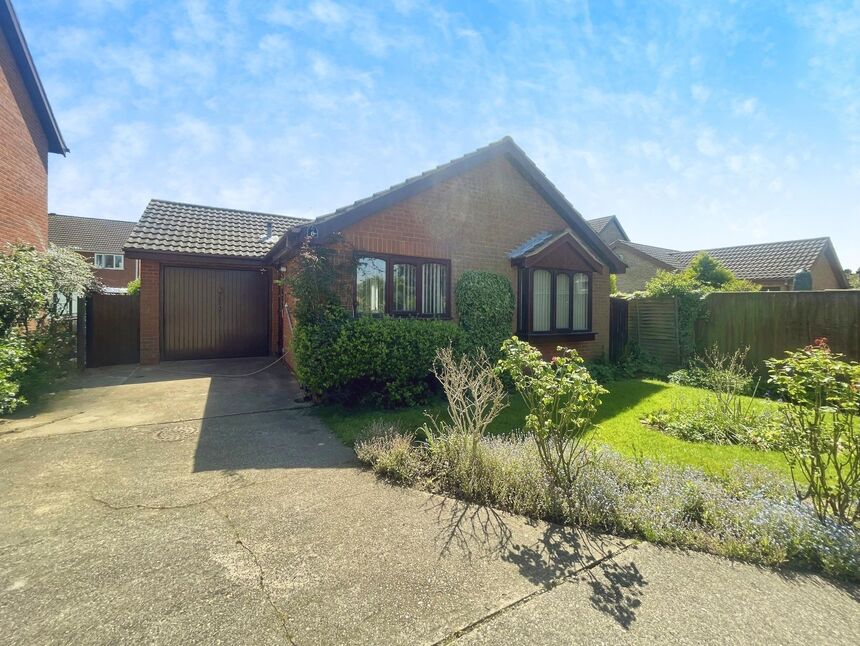 2 bedroom Detached Bungalow for sale