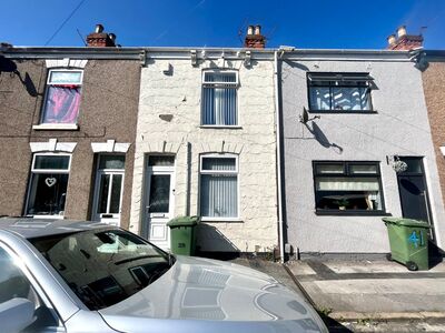 3 bedroom Mid Terrace House for sale