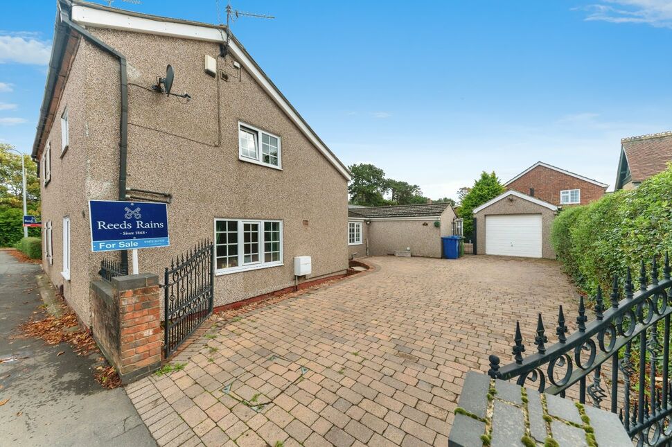 Main image of 2 bedroom Semi Detached House for sale, Station Road, Great Coates, Lincolnshire, DN37