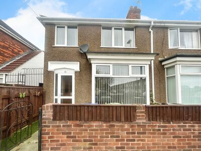 Roseveare Avenue, 3 bedroom End Terrace House to rent, £750 pcm