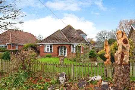 4 bedroom Detached Bungalow for sale