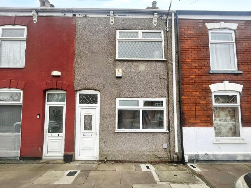 3 bedroom Mid Terrace House for sale