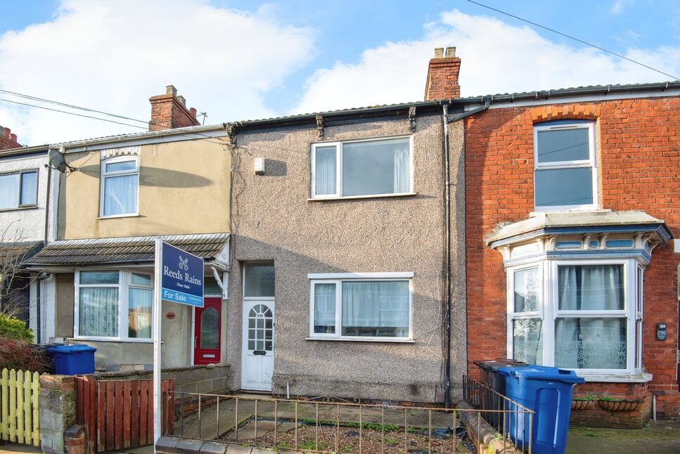 Main image of 3 bedroom Mid Terrace House for sale, Heneage Road, Grimsby, Lincolnshire, DN32