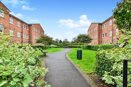 Hatters Court, 2 bedroom  Flat to rent, £975 pcm