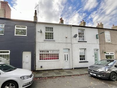 Charltons, 2 bedroom Mid Terrace House for sale, £105,000