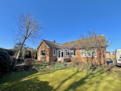 Hutton Lane, 4 bedroom Detached Bungalow for sale, £385,000