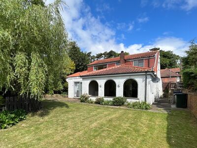 Flatts Lane, 4 bedroom Detached House for sale, £379,000