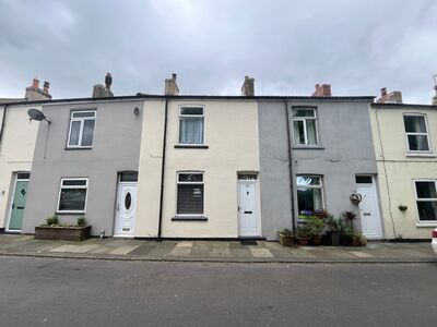 Charltons, 2 bedroom Mid Terrace House for sale, £116,995
