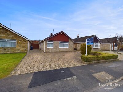 Rosedale Crescent, 2 bedroom Detached Bungalow for sale, £325,000