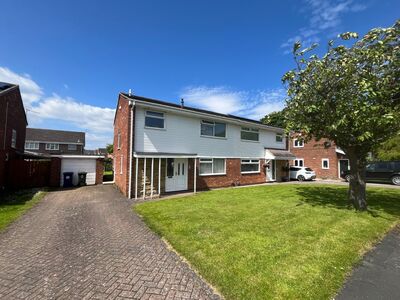 Grafton Close, 3 bedroom Semi Detached House for sale, £220,000