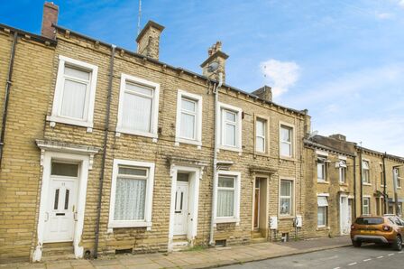 Union Street South, 4 bedroom Mid Terrace House for sale, £85,000