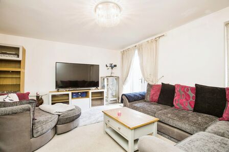 4 bedroom Mid Terrace House for sale