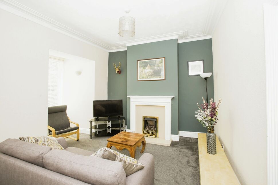 4 bedroom Mid Terrace House for sale