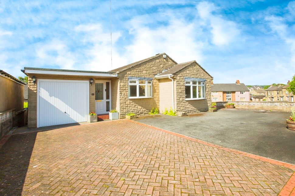 2 bedroom Detached Bungalow for sale