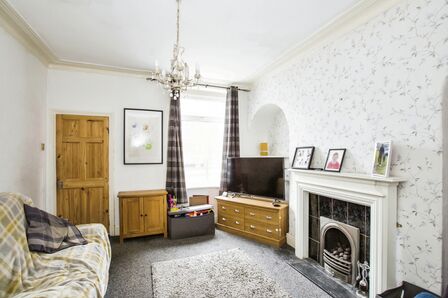 2 bedroom Mid Terrace House for sale