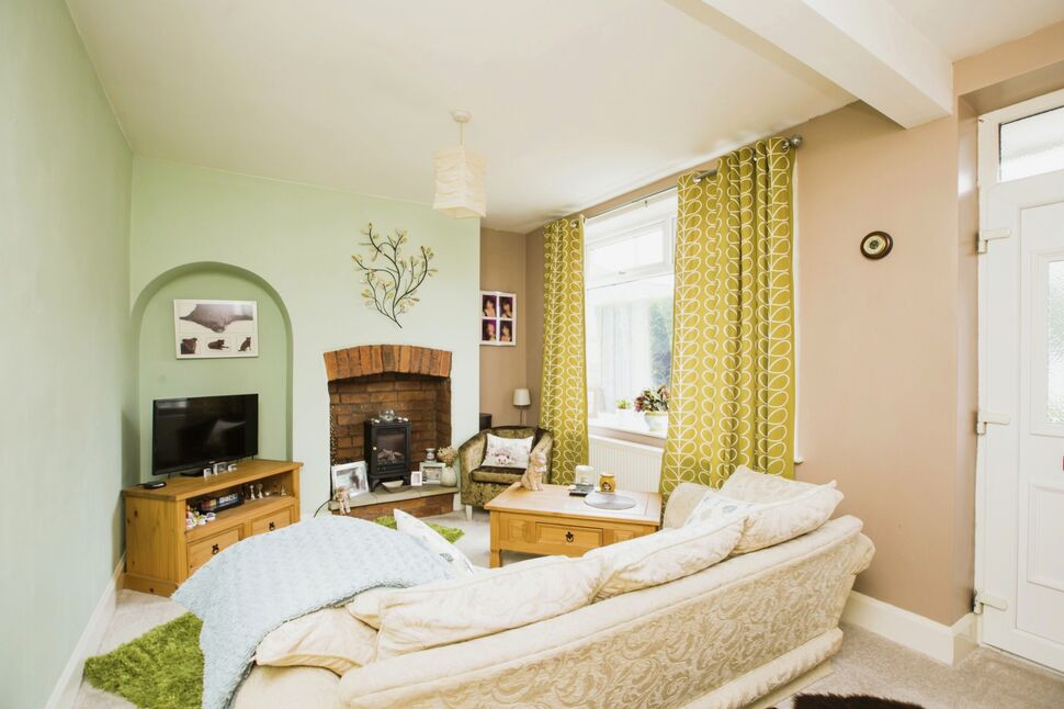 Main image of 2 bedroom End Terrace House for sale, Highroad Well Lane, Halifax, West Yorkshire, HX2