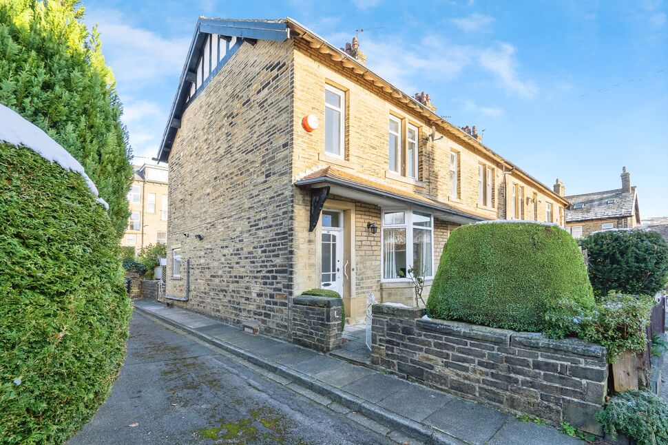 Main image of 4 bedroom End Terrace House for sale, Limes Avenue, Halifax, West Yorkshire, HX3