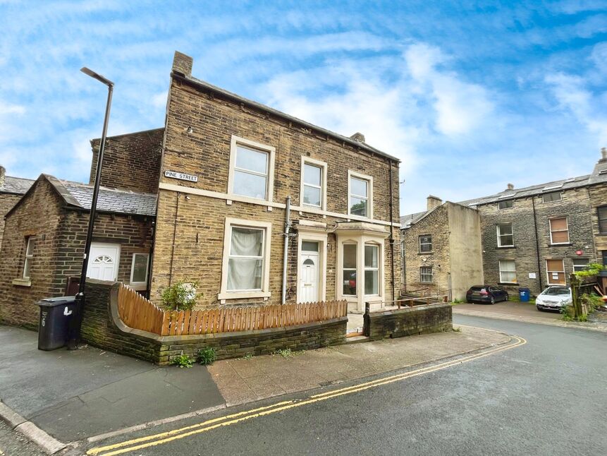 Main image of 4 bedroom End Terrace House to rent, Pine Street, Halifax, West Yorkshire, HX1