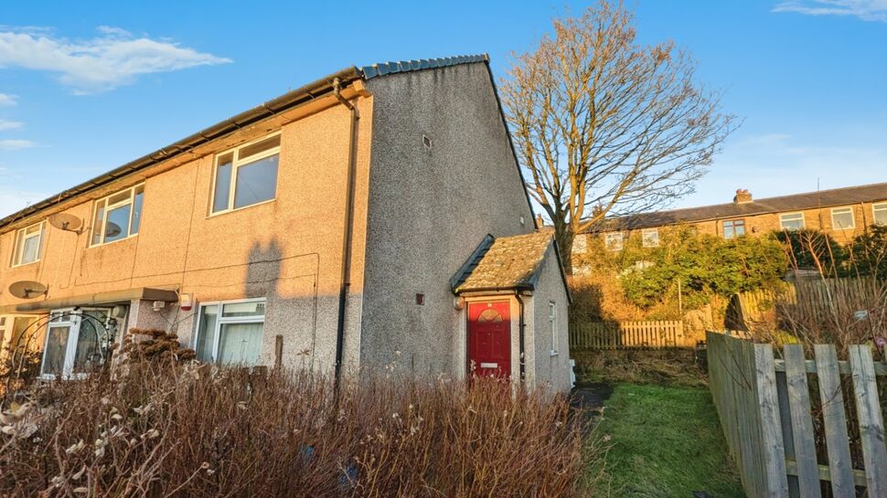 Main image of 2 bedroom  Flat for sale, Carmel Road, Halifax, West Yorkshire, HX3