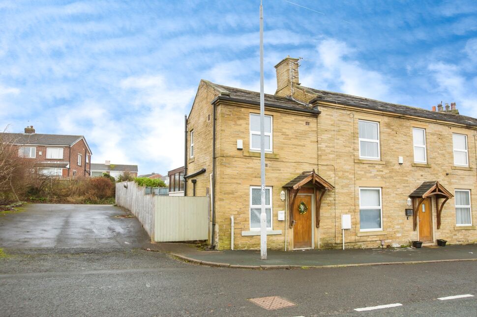 Main image of 1 bedroom End Terrace House for sale, Moor Bottom Road, Halifax, West Yorkshire, HX2