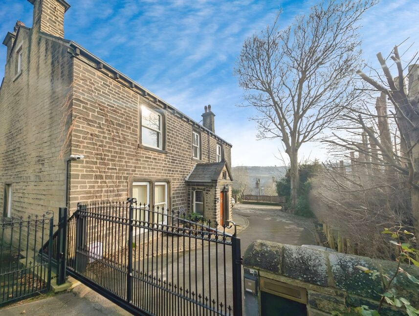 Main image of 4 bedroom Detached House for sale, Quarry Hill, Sowerby Bridge, West Yorkshire, HX6