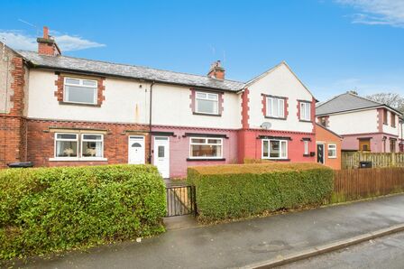 Beechwood Drive, 2 bedroom Mid Terrace House for sale, £140,000