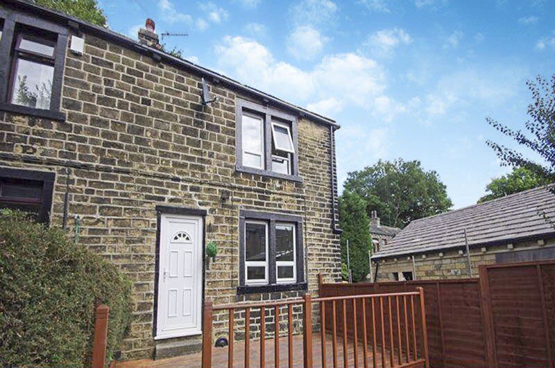 Main image of 2 bedroom End Terrace House for sale, Hoults Lane, Greetland, West Yorkshire, HX4