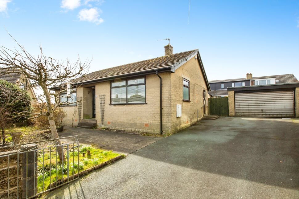 2 bedroom Detached Bungalow for sale