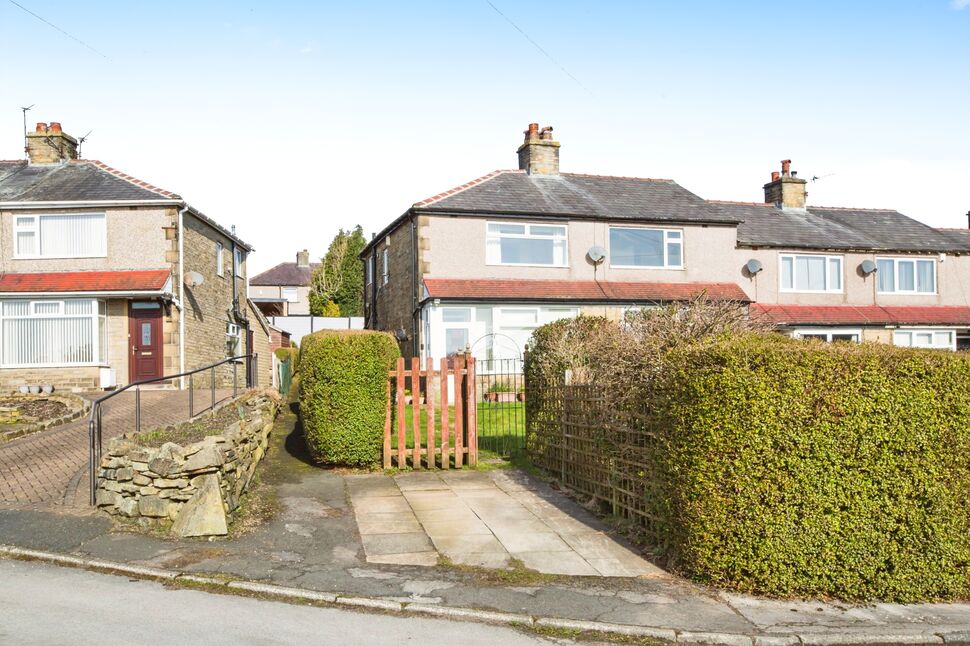 Main image of 2 bedroom End Terrace House for sale, Westcliffe Drive, Halifax, West Yorkshire, HX2