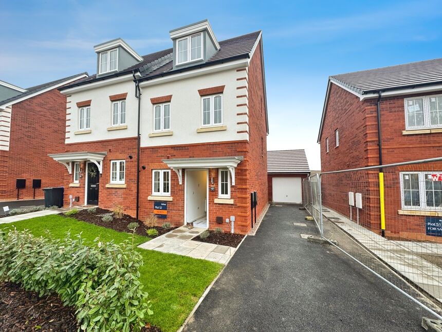 Main image of 3 bedroom Semi Detached House to rent, Hawarden Way, Stoke-on-Trent, Staffordshire, ST3