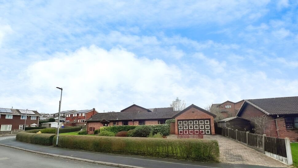 Main image of 3 bedroom Detached Bungalow for sale, Heatherleigh Grove, Stoke-on-Trent, Staffordshire, ST1