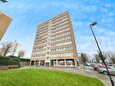 Wellington Street, 2 bedroom  Flat for sale, £45,000