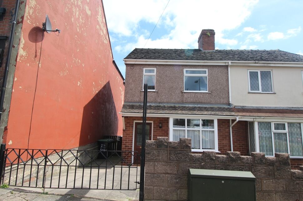 Main image of 3 bedroom Semi Detached House to rent, Dyke Street, Stoke-on-Trent, Staffordshire, ST1