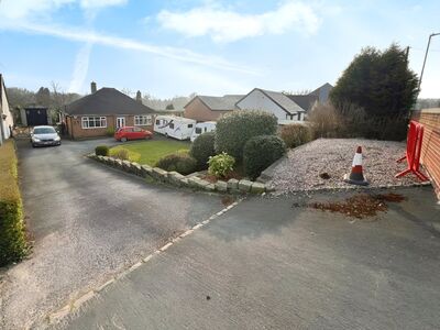 Heath House Lane, 2 bedroom Detached Bungalow for sale, £195,000