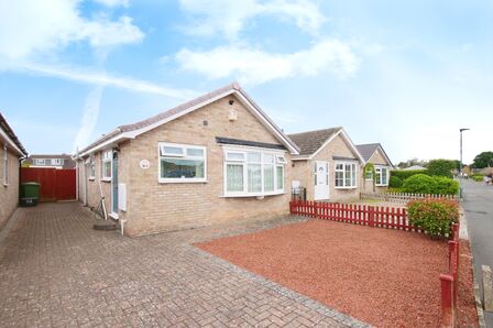 Greenshaw Drive, 2 bedroom Detached Bungalow for sale, £285,000