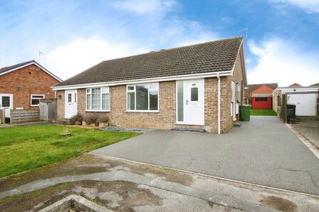 Rye Close, 2 bedroom Semi Detached Bungalow for sale, £250,000