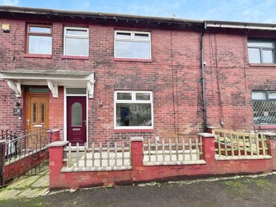 3 bedroom Mid Terrace House for sale