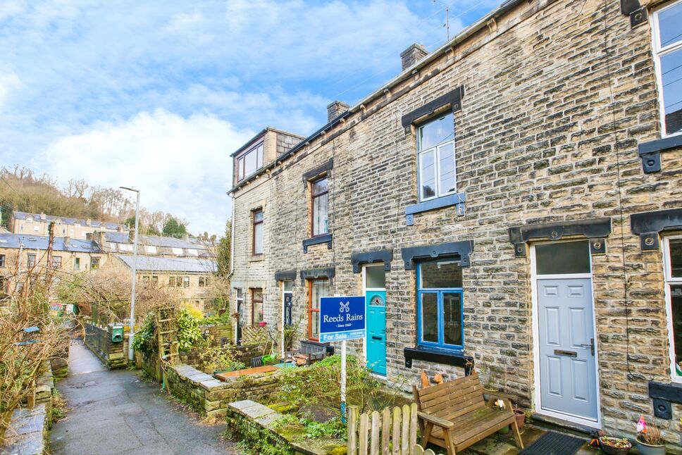 Main image of 2 bedroom Mid Terrace House for sale, Fountain Street, Hebden Bridge, West Yorkshire, HX7