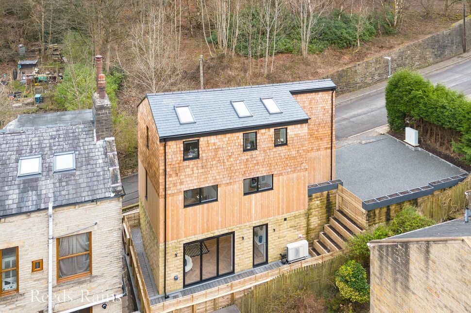 Main image of 4 bedroom Detached House for sale, Wadsworth Lane, Hebden Bridge, West Yorkshire, HX7