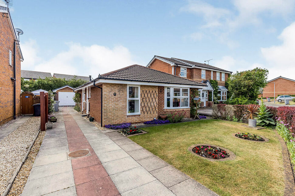 Main image of 2 bedroom Detached Bungalow to rent, Davenham Way, Middlewich, Cheshire, CW10