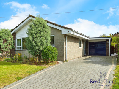 2 bedroom Detached Bungalow for sale