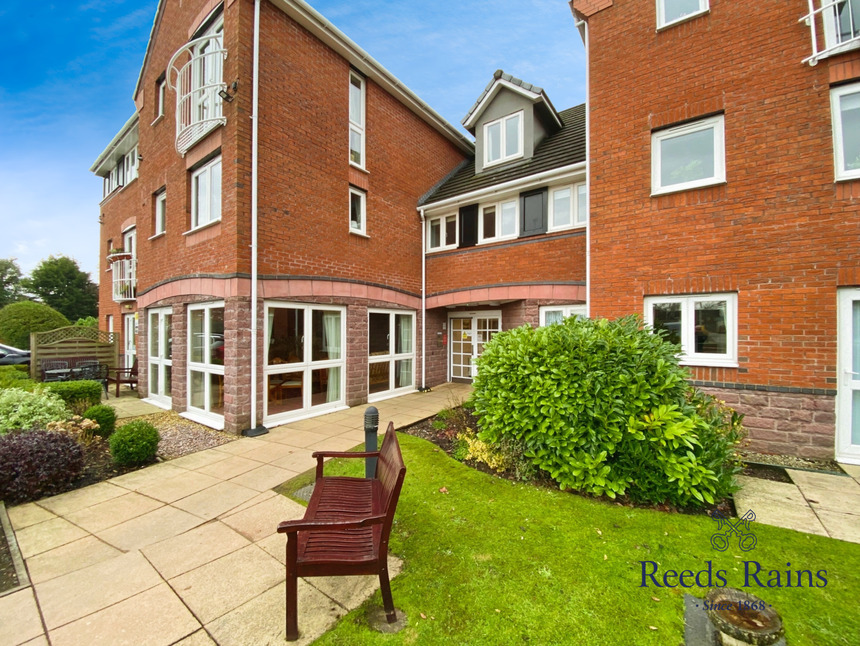 Main image of 2 bedroom  Flat for sale, Parkway, Holmes Chapel, Cheshire, CW4