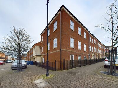 Brass Thill Way, 2 bedroom  Flat to rent, £720 pcm