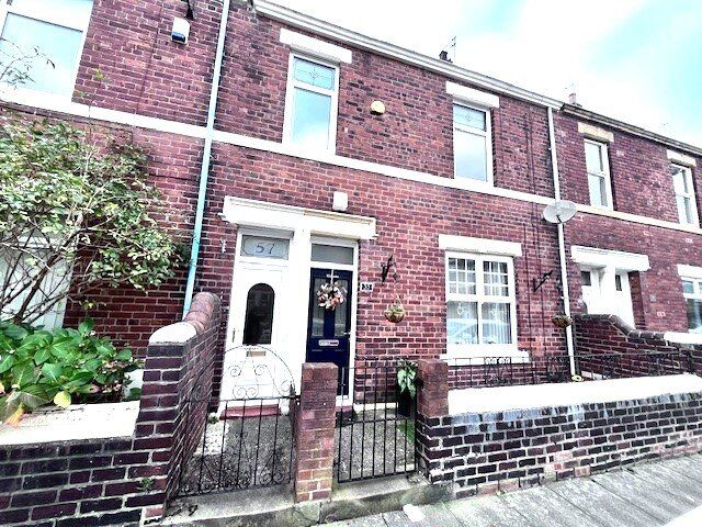 Main image of 2 bedroom  Flat for sale, Wansbeck Road, Jarrow, Tyne and Wear, NE32