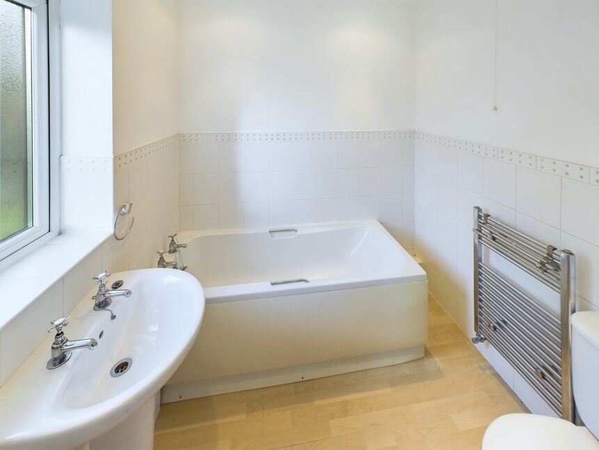 En-Suite Bathroom