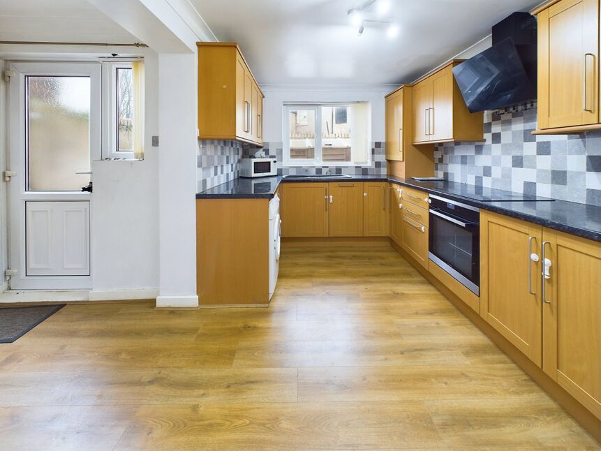 Kitchen / Dining Room(L-Shaped)