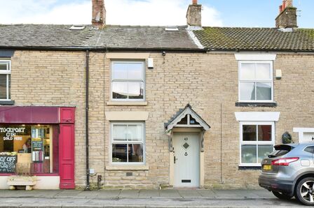 2 bedroom Mid Terrace House for sale