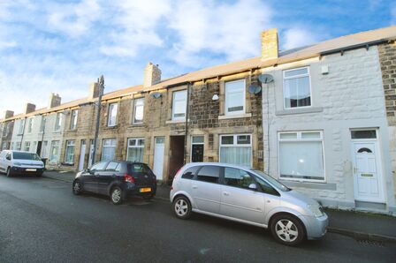 3 bedroom Mid Terrace House to rent