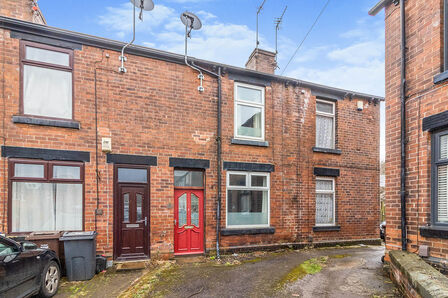 Holme Close, 2 bedroom Mid Terrace House for sale, £110,000