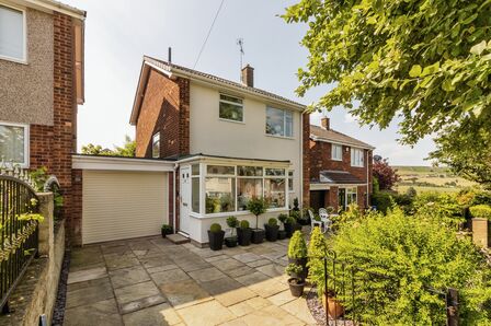 2 bedroom terraced house for sale in Howard Road, Walkley